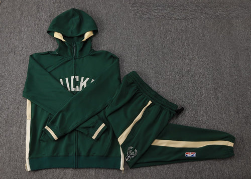 Milwaukee Bucks (Tracksuit)