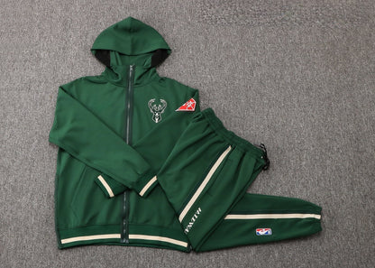 Milwaukee Bucks (Tracksuit)